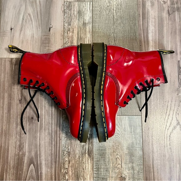 Vtg Doc Martens 1460 Made in England Air Wair Red Patent Leather Boots US Size 8 - Picture 7 of 16